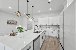 1985 Delaware Avenue photo 4