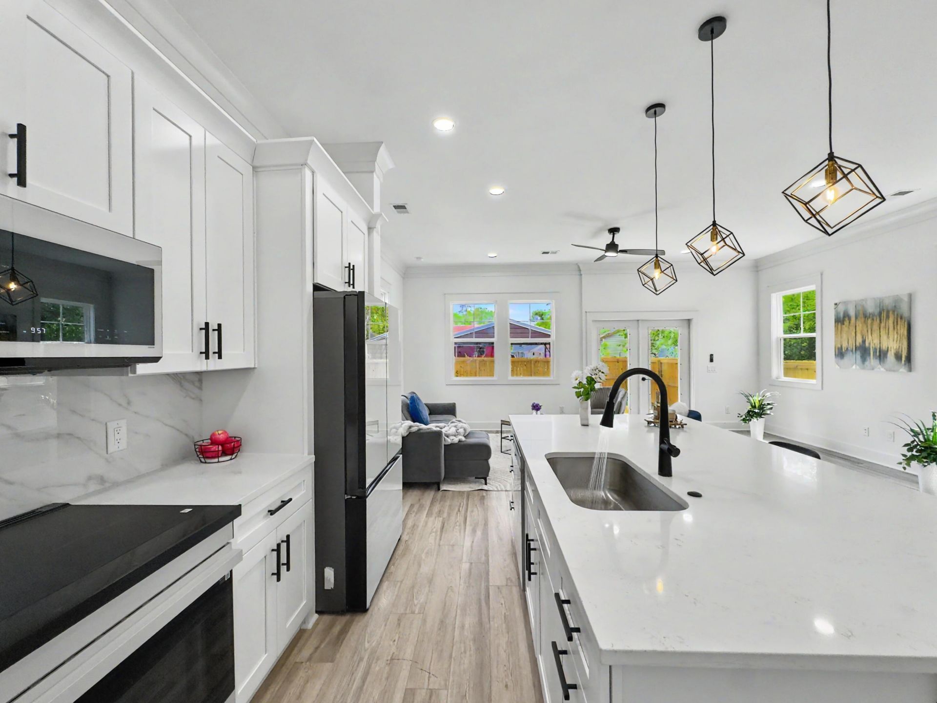 1985 Delaware Avenue Photo 6