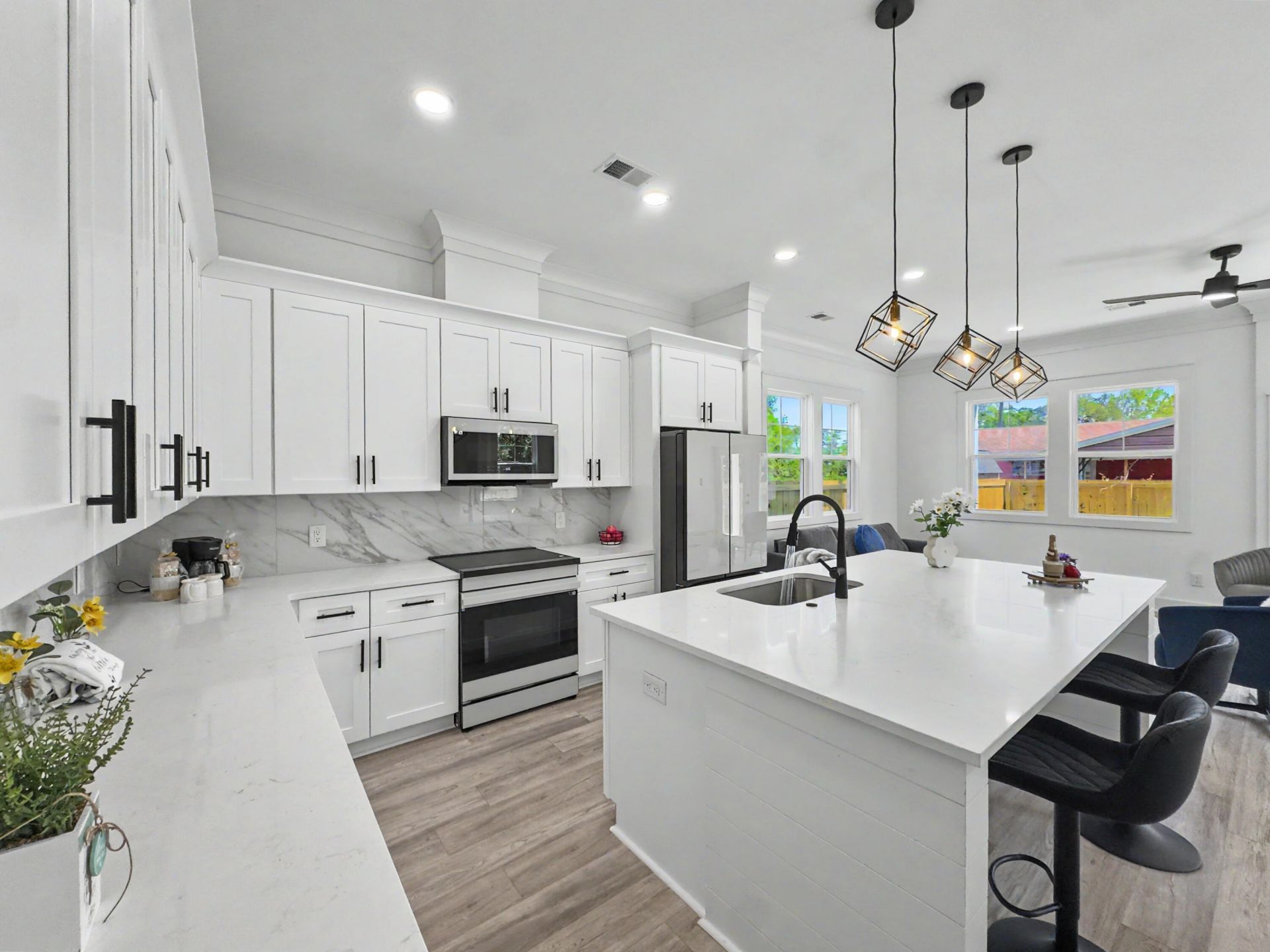 1985 Delaware Avenue Photo 7