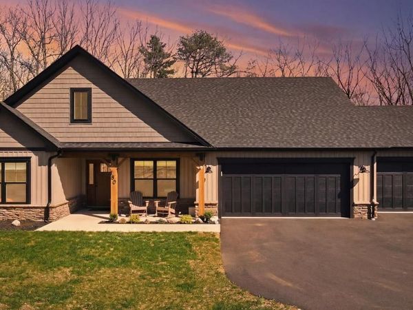 180 SACHEM HILL, HEDGESVILLE, WV 25427