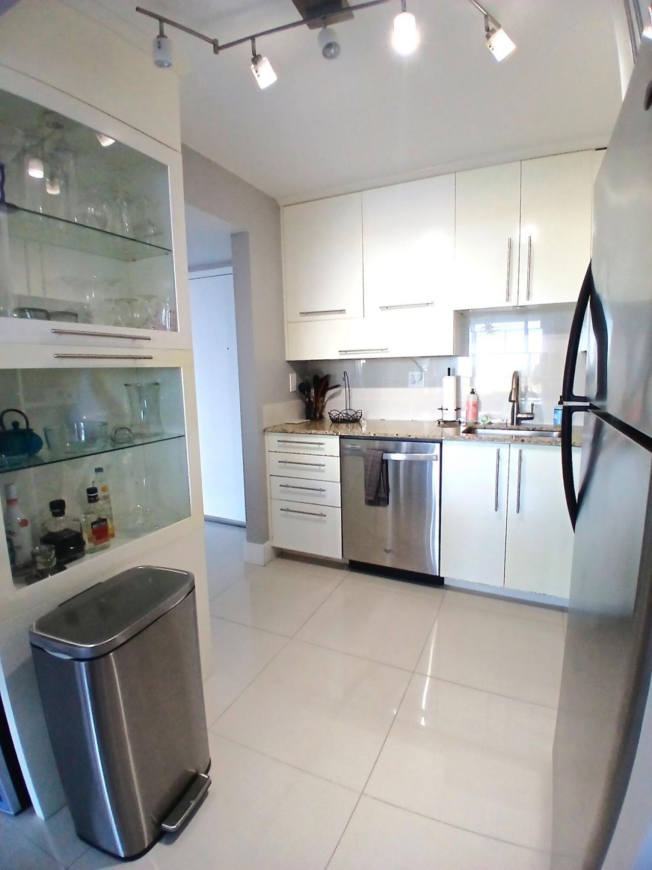 1830 Embassy Drive, Unit 611, West Palm Beach, FL 33401 Photo