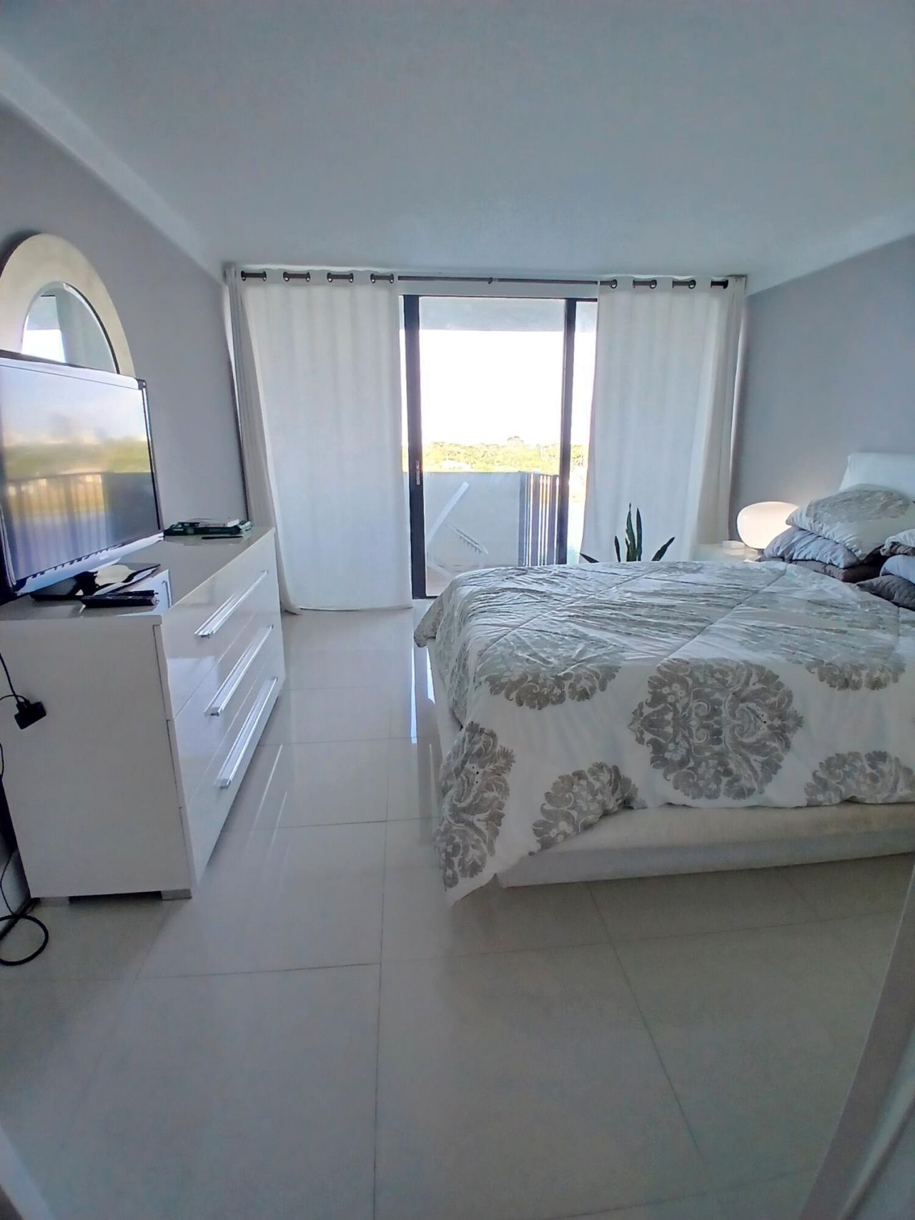 1830 Embassy Drive, Unit 611, West Palm Beach, FL 33401 Photo