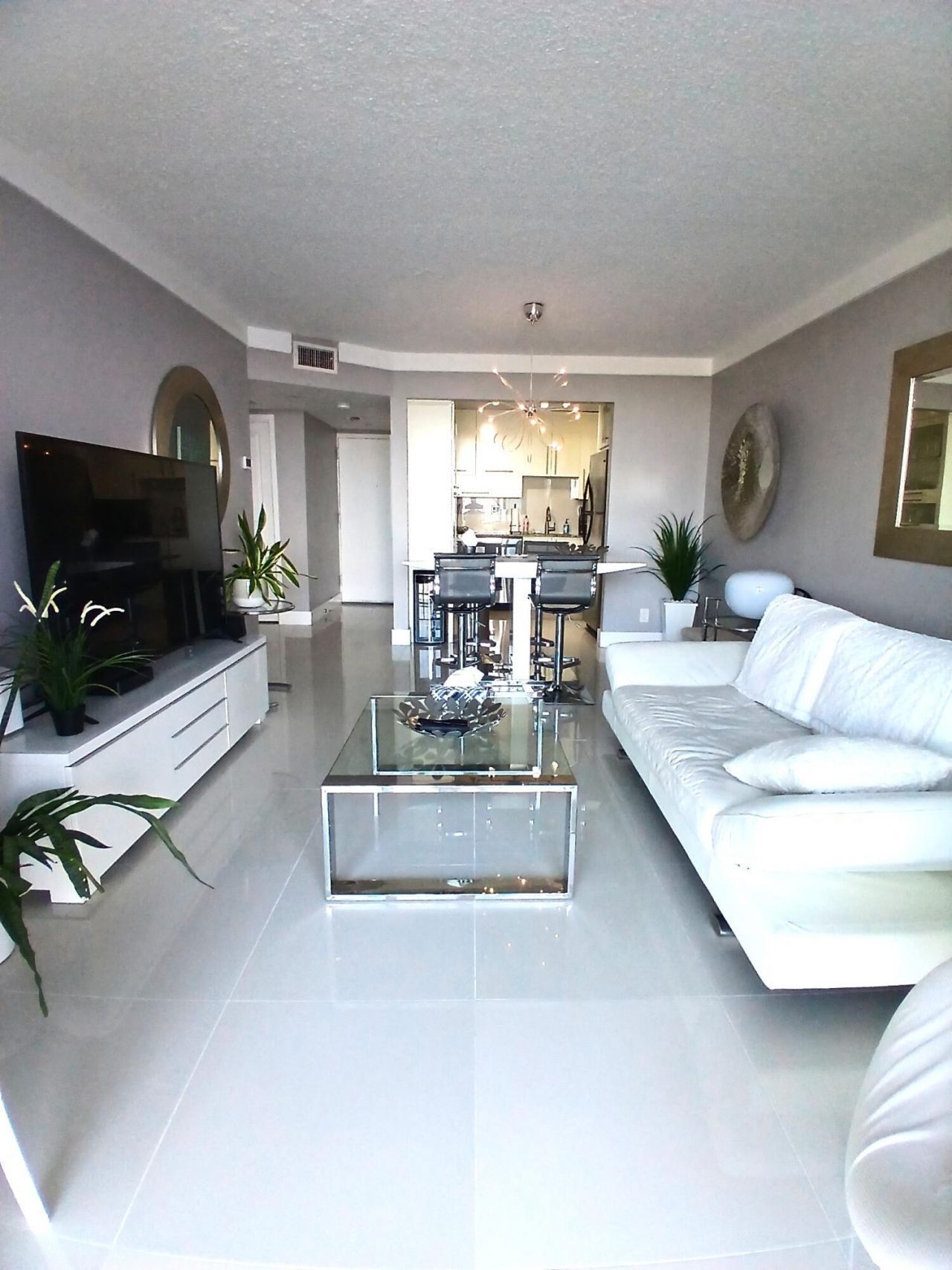 1830 Embassy Drive, Unit 611, West Palm Beach, FL 33401 Photo