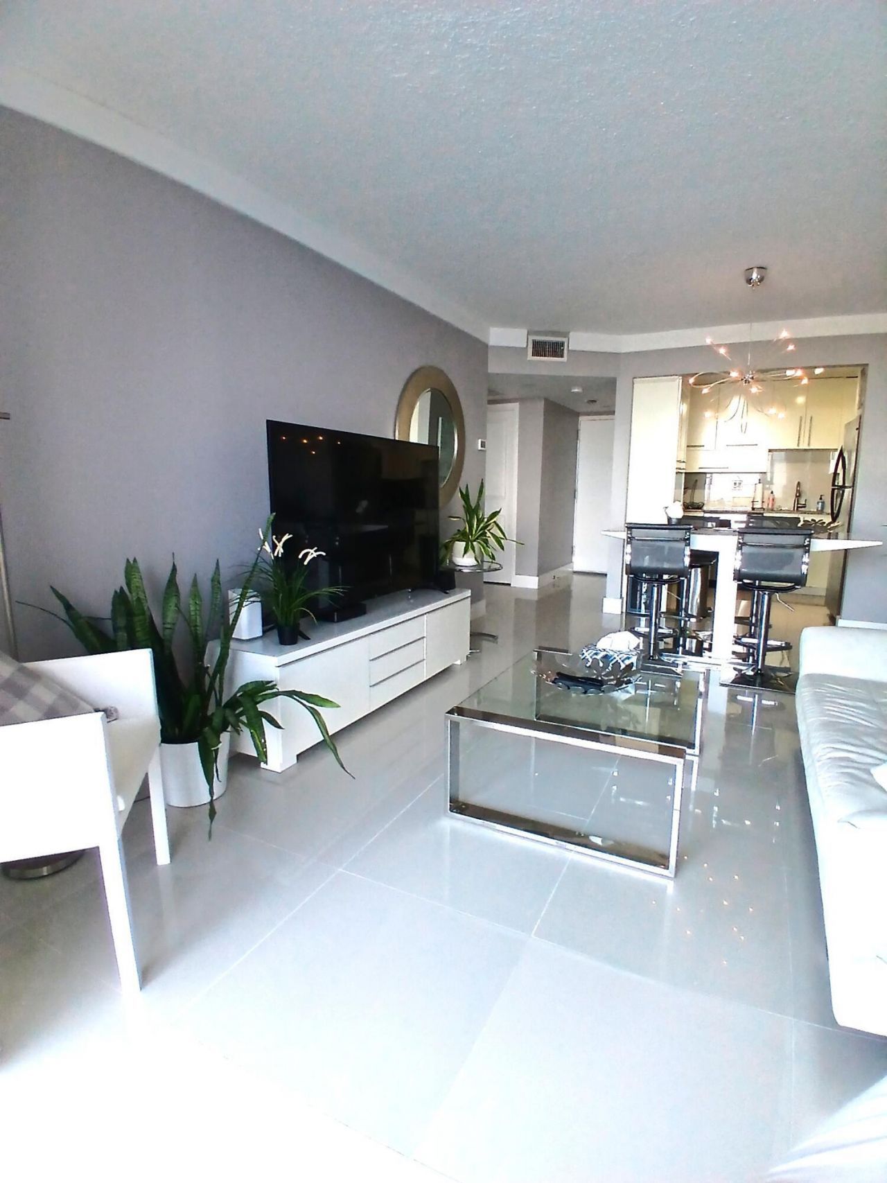 1830 Embassy Drive, Unit 611, West Palm Beach, FL 33401 Photo