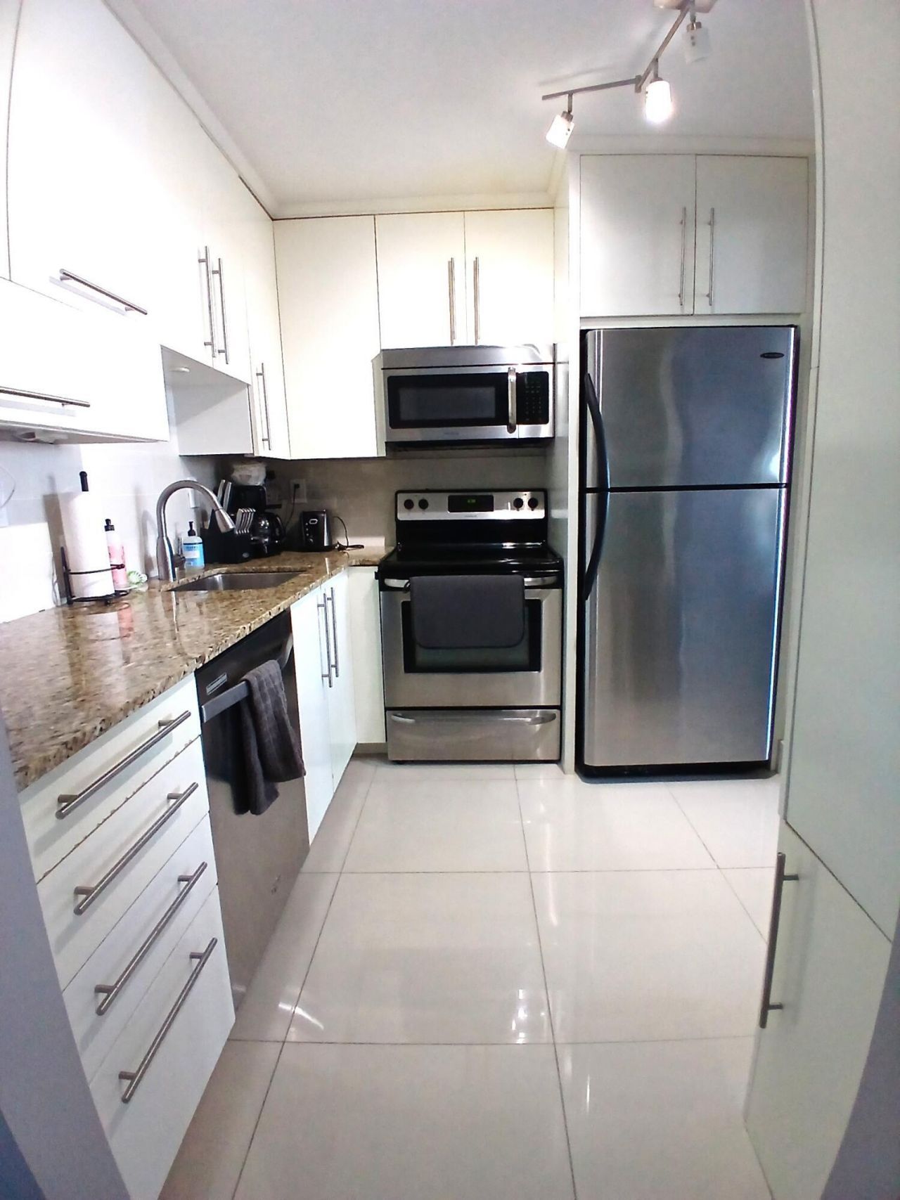 1830 Embassy Drive, Unit 611, West Palm Beach, FL 33401 Photo