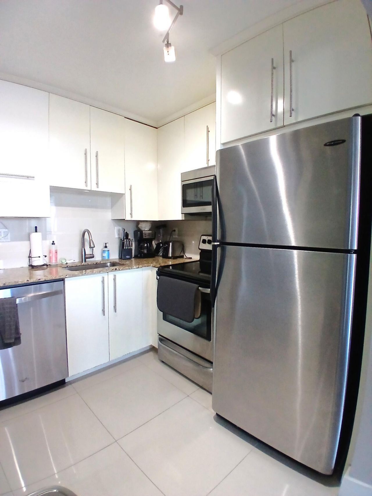 1830 Embassy Drive, Unit 611, West Palm Beach, FL 33401 Photo