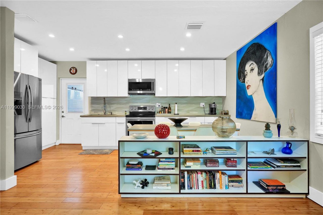 2615 SW 34th Ct, Miami, FL 33133 Photo