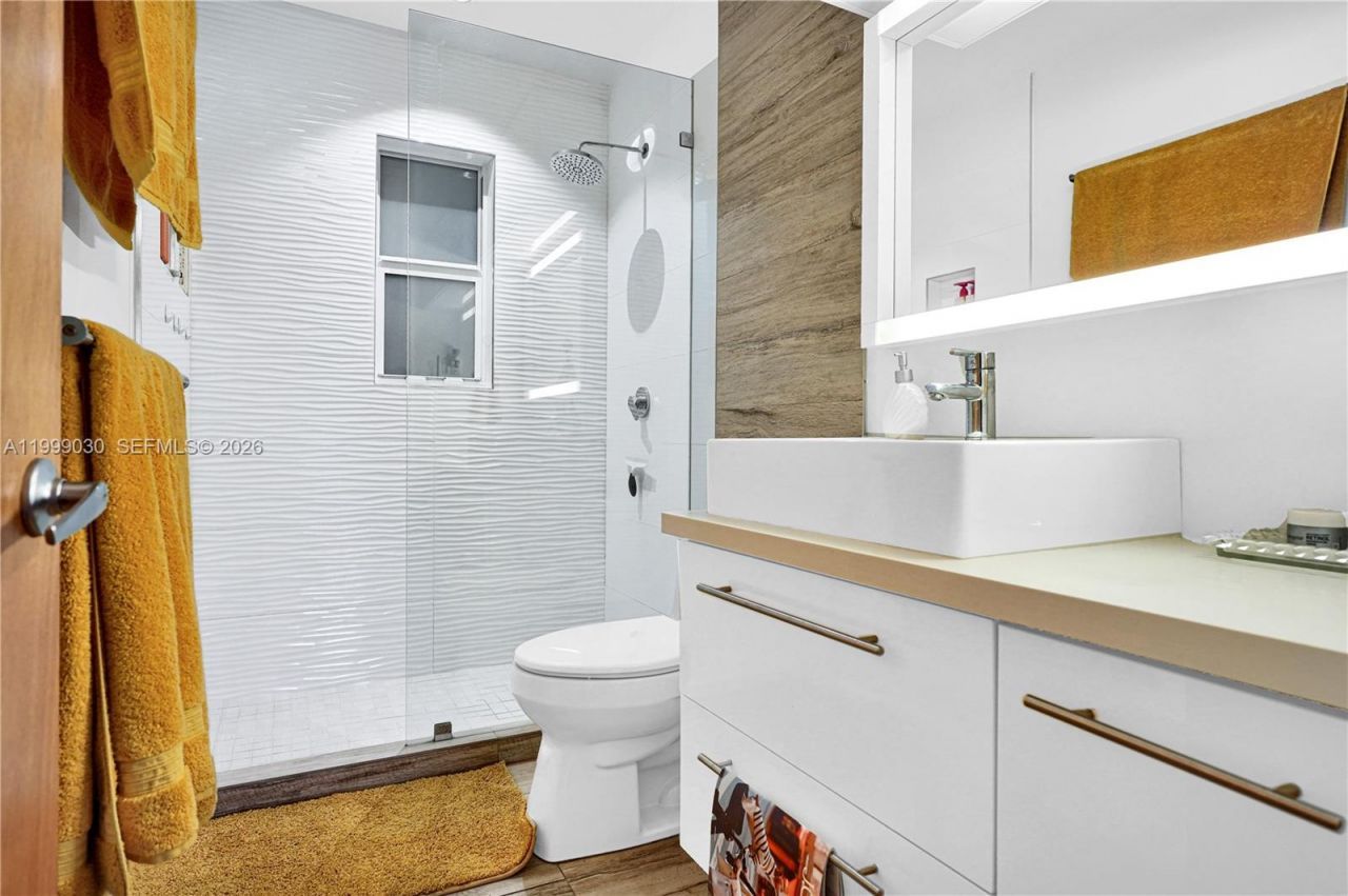 2615 SW 34th Ct, Miami, FL 33133 Photo