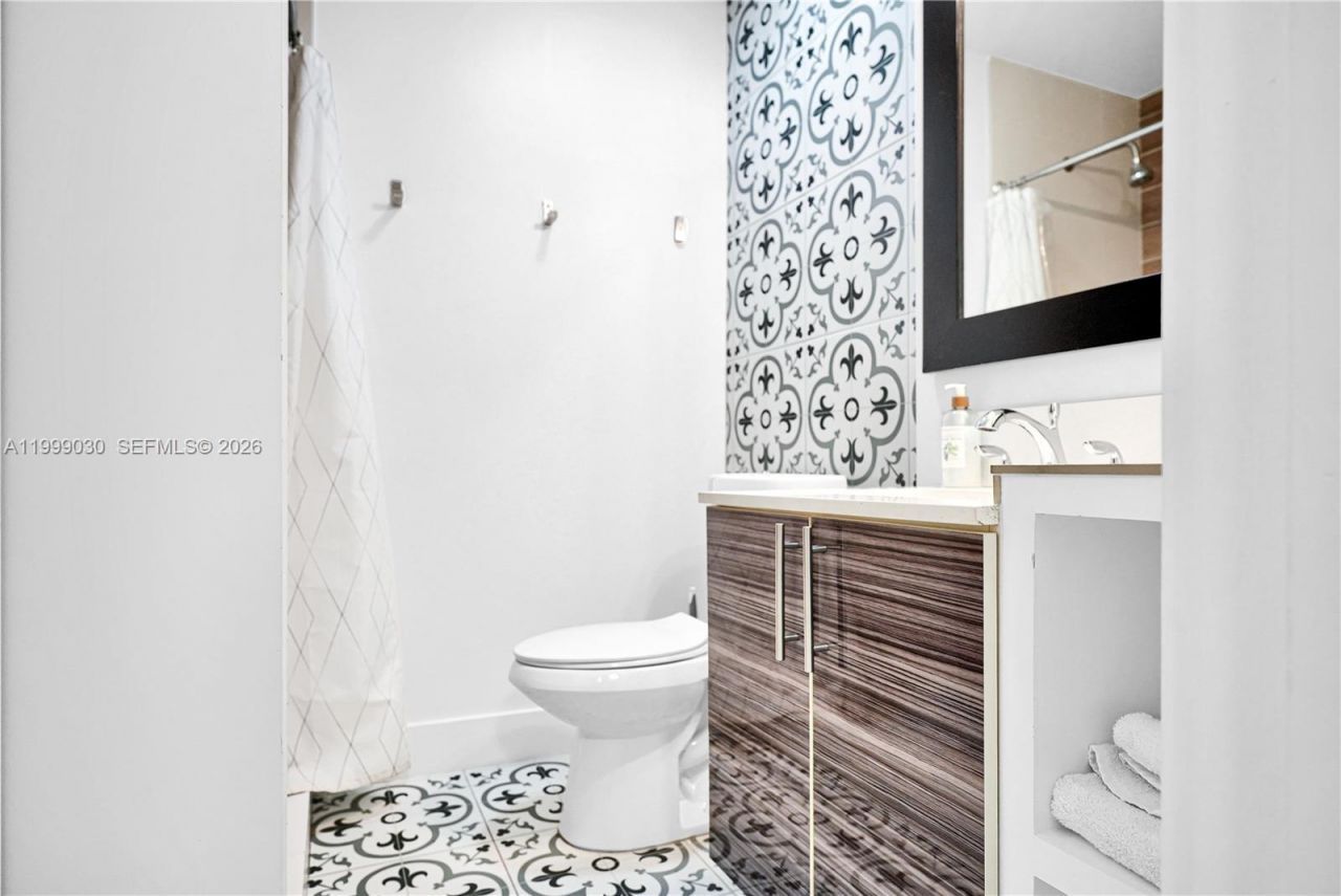 2615 SW 34th Ct, Miami, FL 33133 Photo