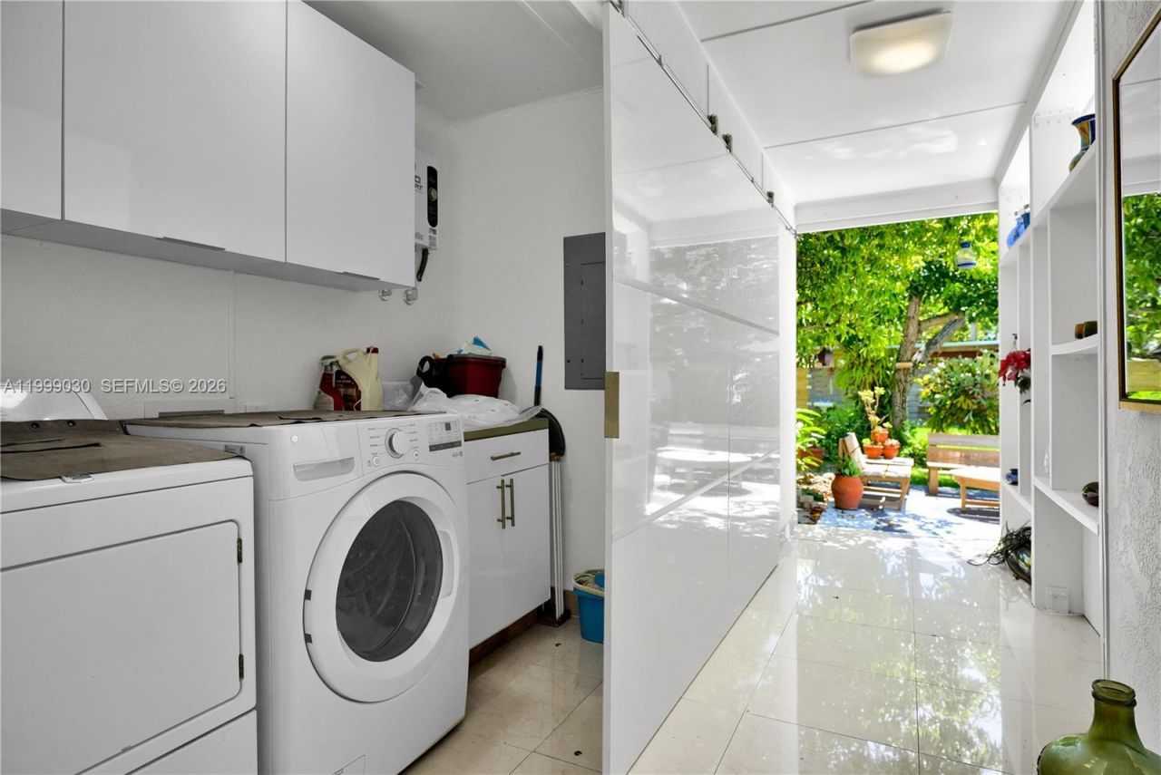 2615 SW 34th Ct, Miami, FL 33133 Photo