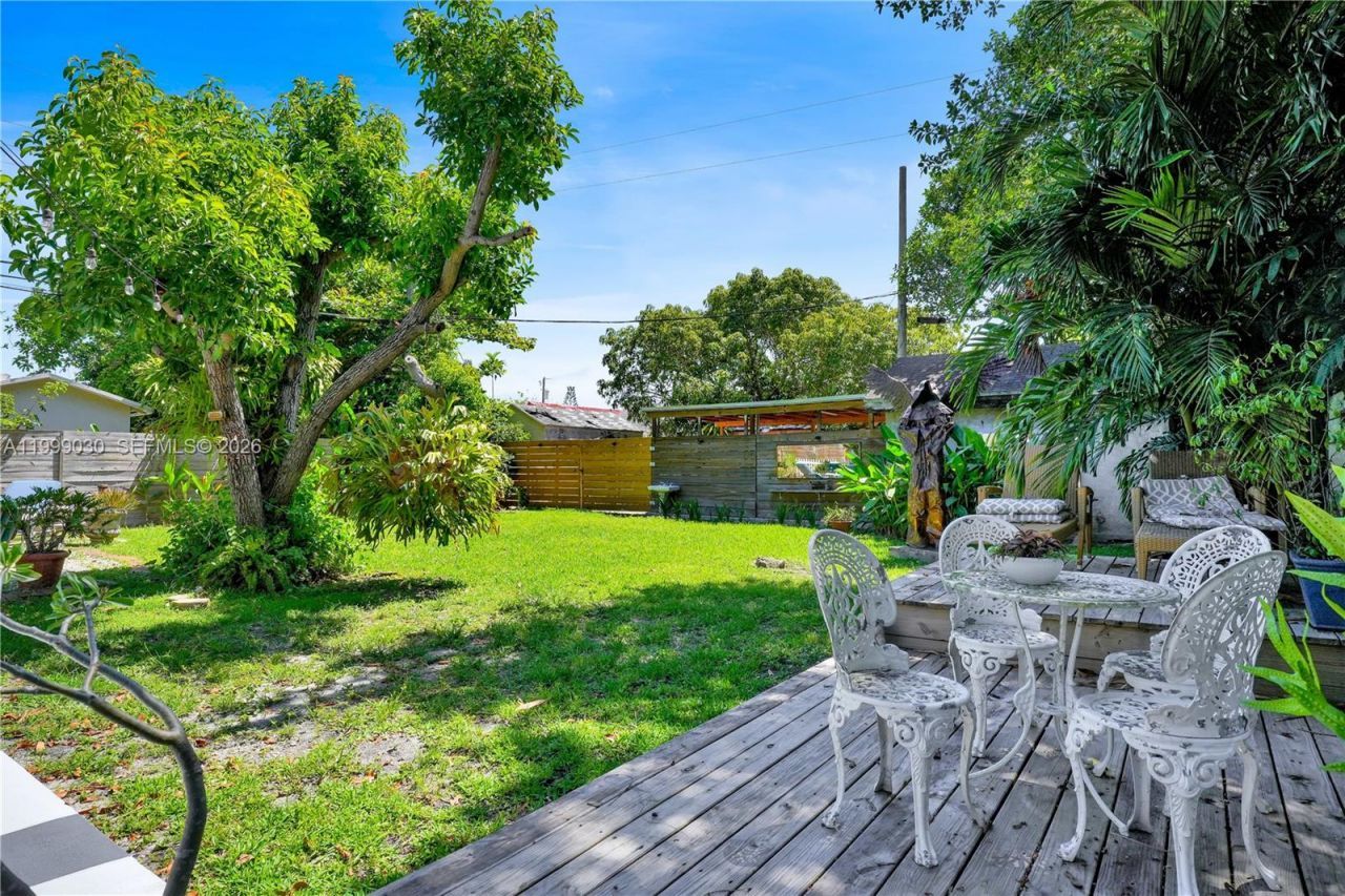 2615 SW 34th Ct, Miami, FL 33133 Photo