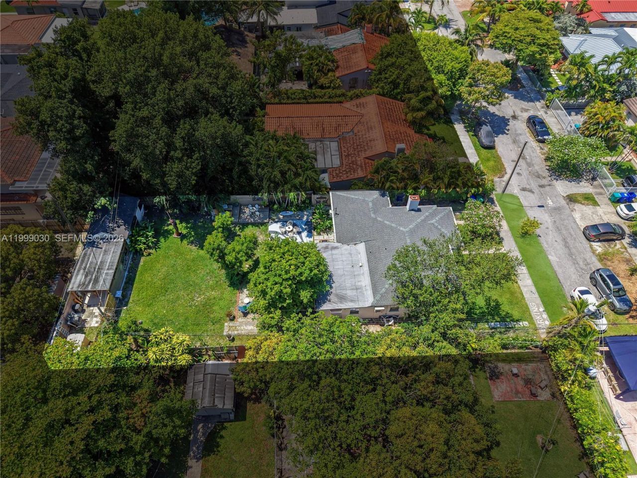 2615 SW 34th Ct, Miami, FL 33133 Photo