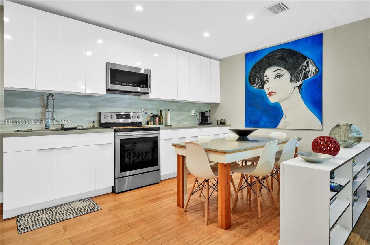 2615 SW 34th Ct, Miami, FL 33133 Photo