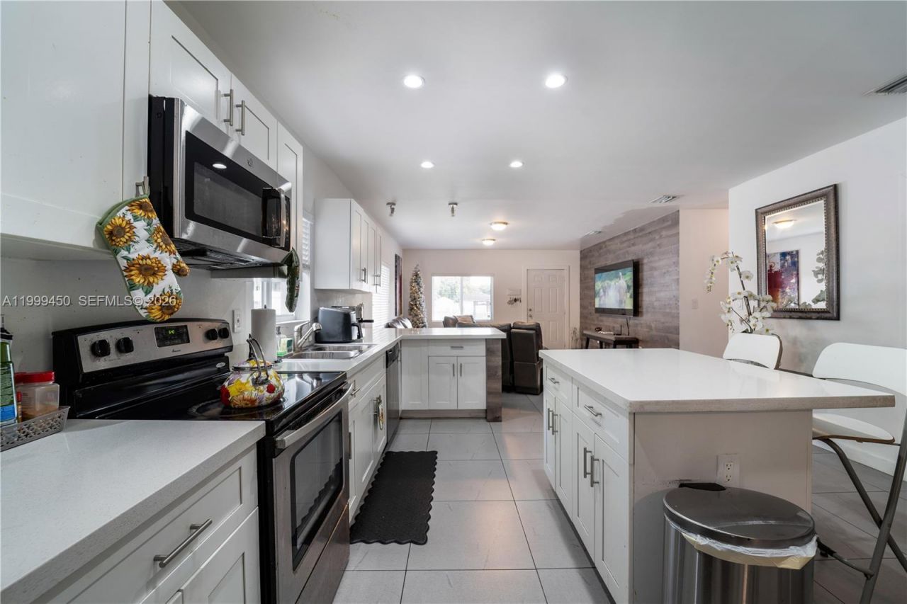 2346 NW 81st Ter, Miami, FL 33147 Photo