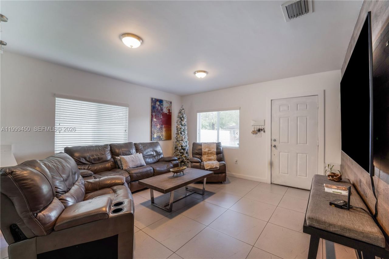 2346 NW 81st Ter, Miami, FL 33147 Photo