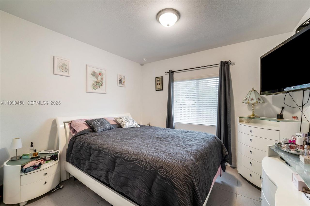 2346 NW 81st Ter, Miami, FL 33147 Photo