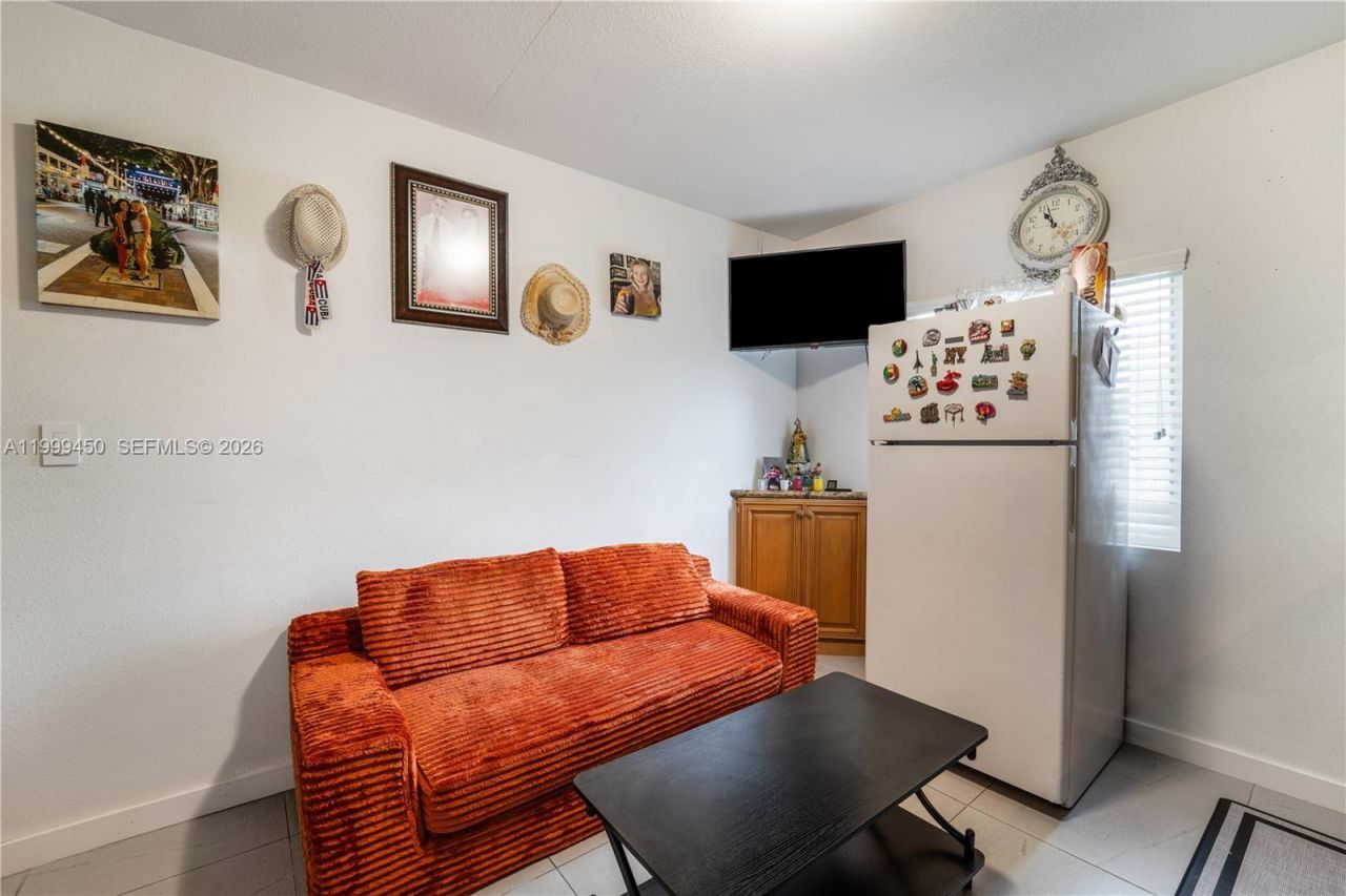 2346 NW 81st Ter, Miami, FL 33147 Photo