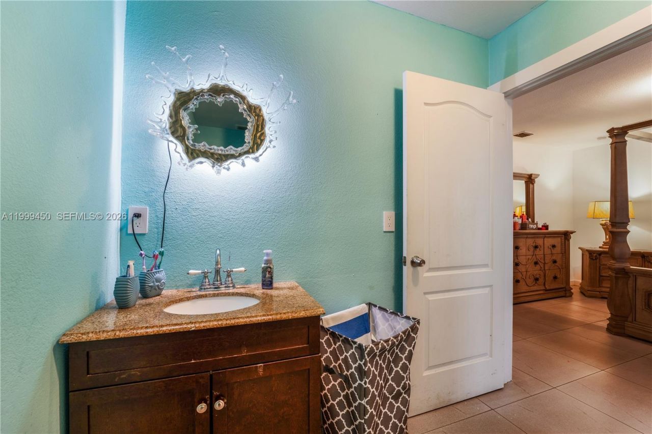 2346 NW 81st Ter, Miami, FL 33147 Photo