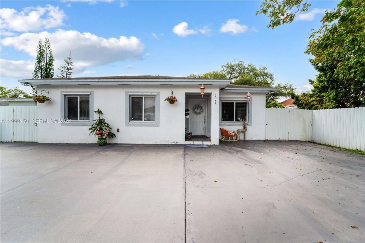 2346 NW 81st Ter, Miami, FL 33147 Photo
