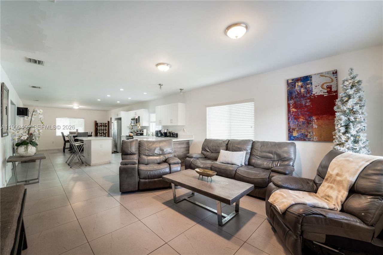 2346 NW 81st Ter, Miami, FL 33147 Photo