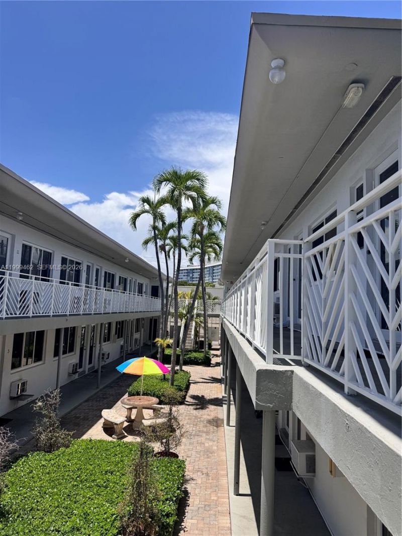 7430 Byron Ave , Unit 7A, Miami Beach, FL 33141 Photo