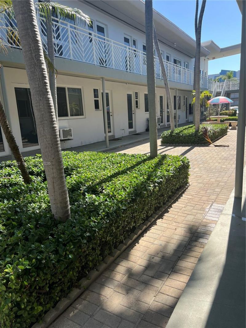 7430 Byron Ave , Unit 7A, Miami Beach, FL 33141 Photo