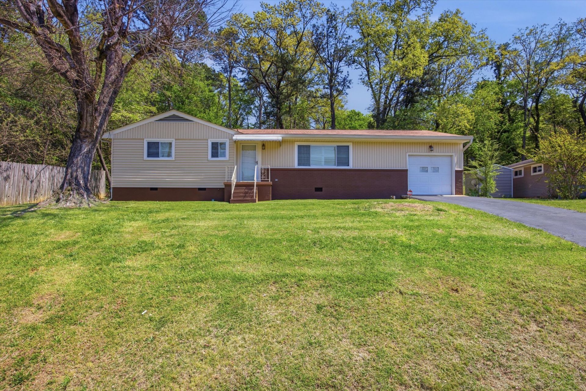 1346 Phils Drive, Chattanooga, TN 37421 Main Photo