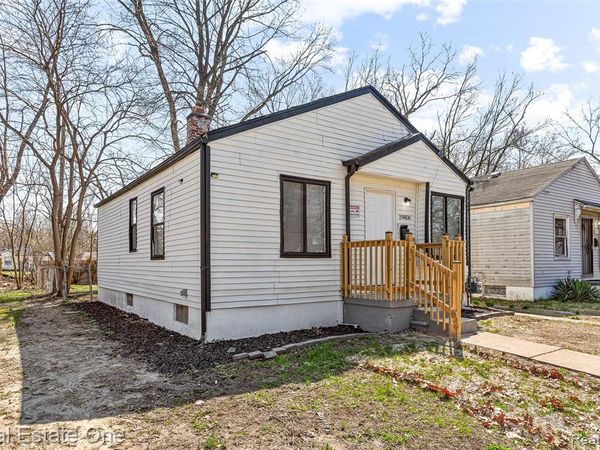 19800 Oakfield Street, Detroit, MI 48235