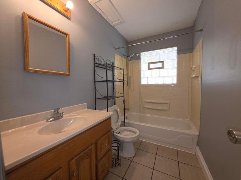 4915 Kresge Drive , Columbus, OH 43232 Photo 24