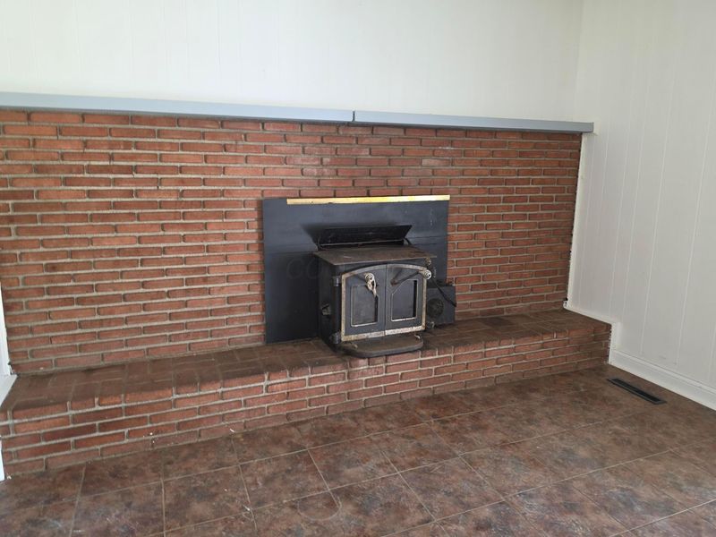 4915 Kresge Drive , Columbus, OH 43232 Photo 8