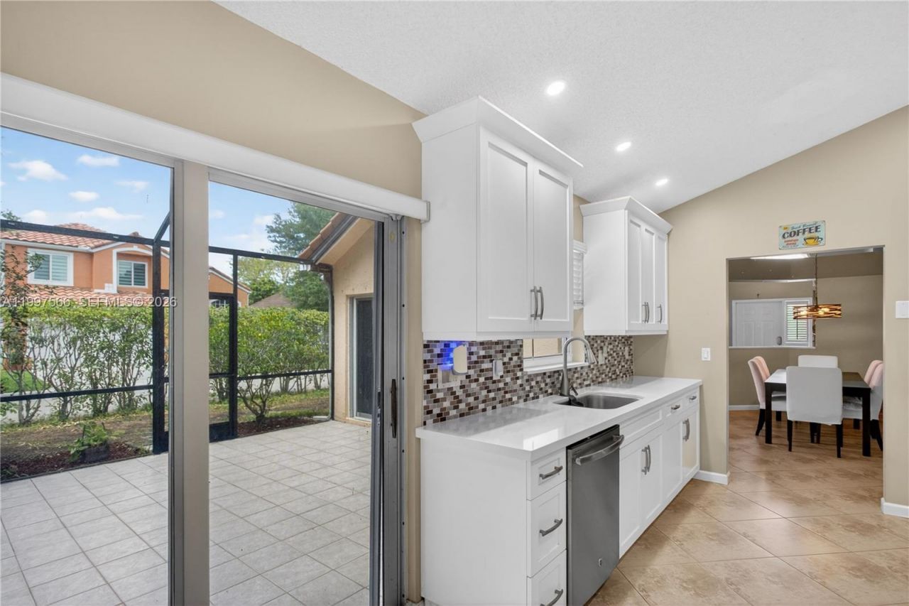 290 NW 116th Ter, Coral Springs, FL 33071 Photo