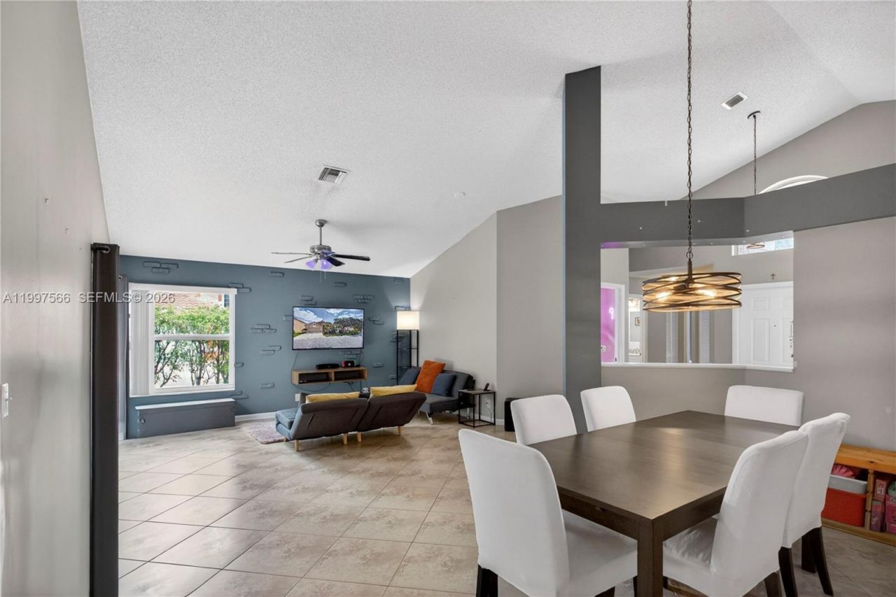 290 NW 116th Ter, Coral Springs, FL 33071 Photo