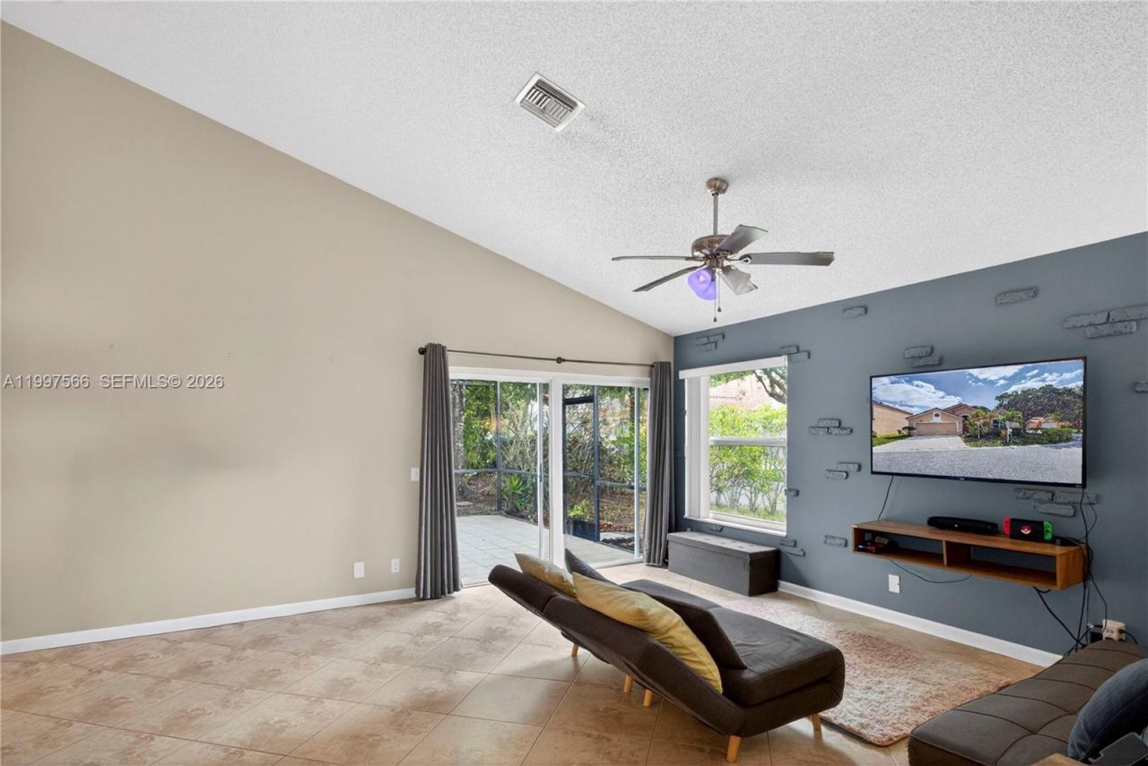 290 NW 116th Ter, Coral Springs, FL 33071 Photo