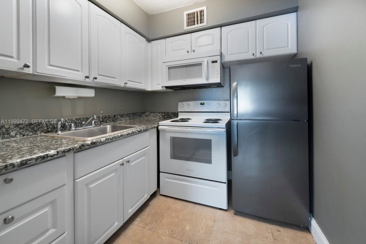 1429 SW 9th St, Unit 4, Fort Lauderdale, FL 33312 Photo