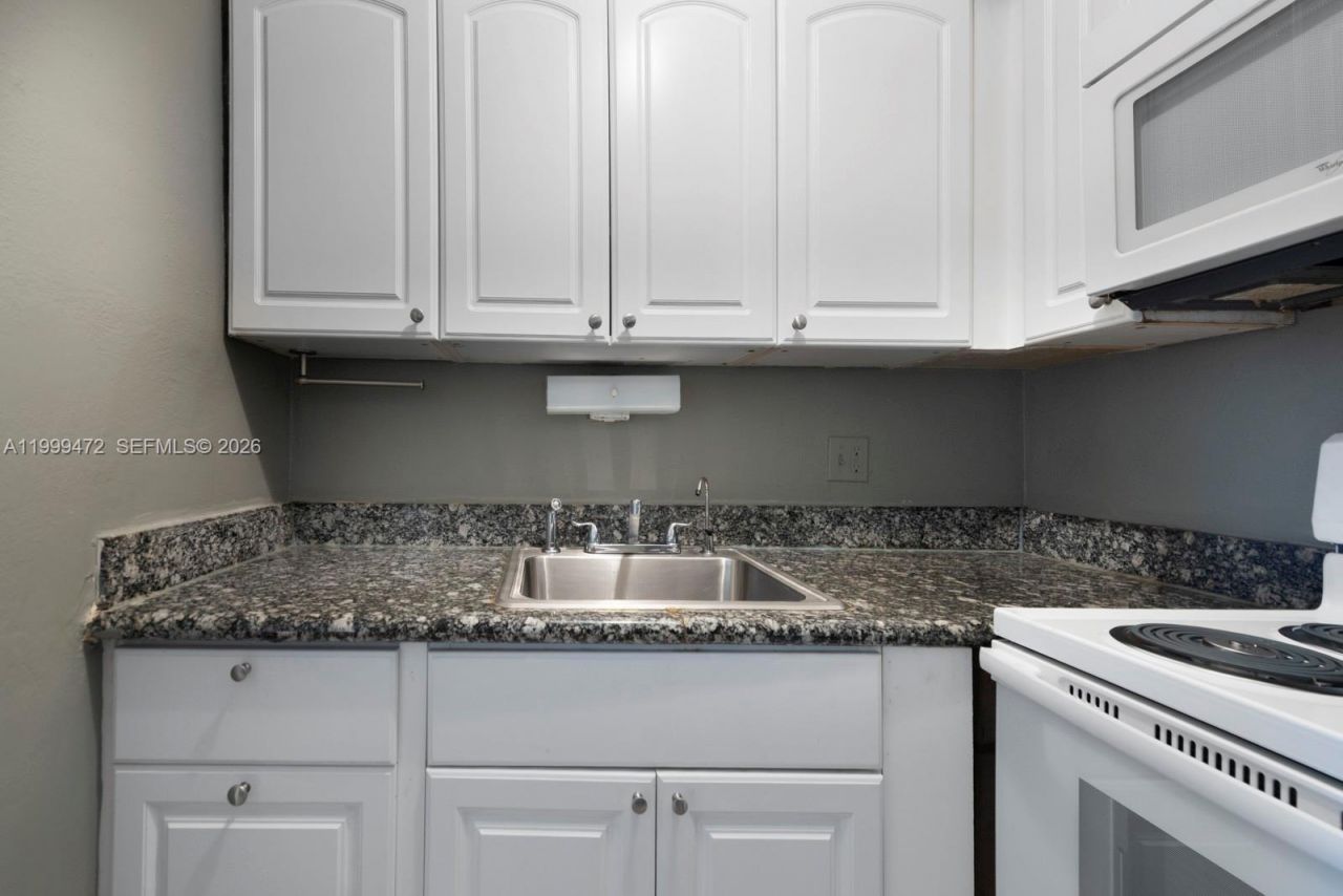 1429 SW 9th St, Unit 4, Fort Lauderdale, FL 33312 Photo
