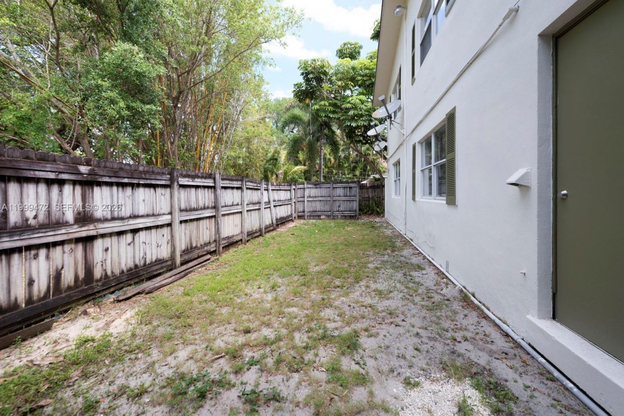 1429 SW 9th St, Unit 4, Fort Lauderdale, FL 33312 Photo