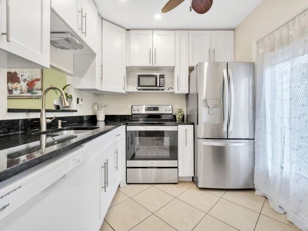 4805 NW 35th Street, Unit 412, Lauderdale Lakes, FL 33319