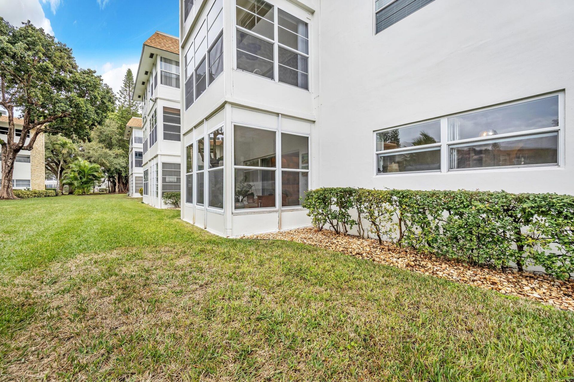 4805 NW 35th Street, Unit 412, Lauderdale Lakes, FL 33319 Photo