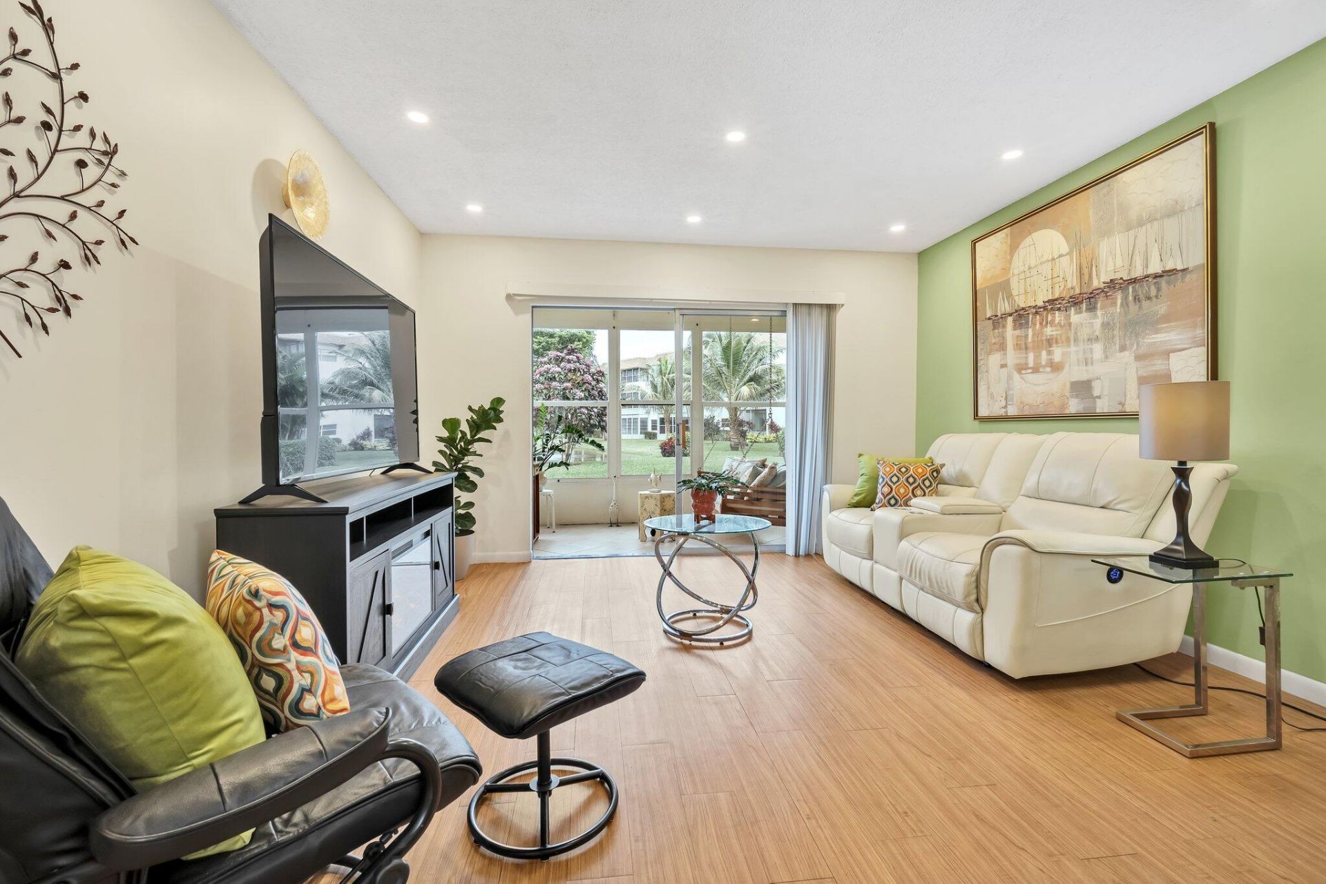 4805 NW 35th Street, Unit 412, Lauderdale Lakes, FL 33319 Photo