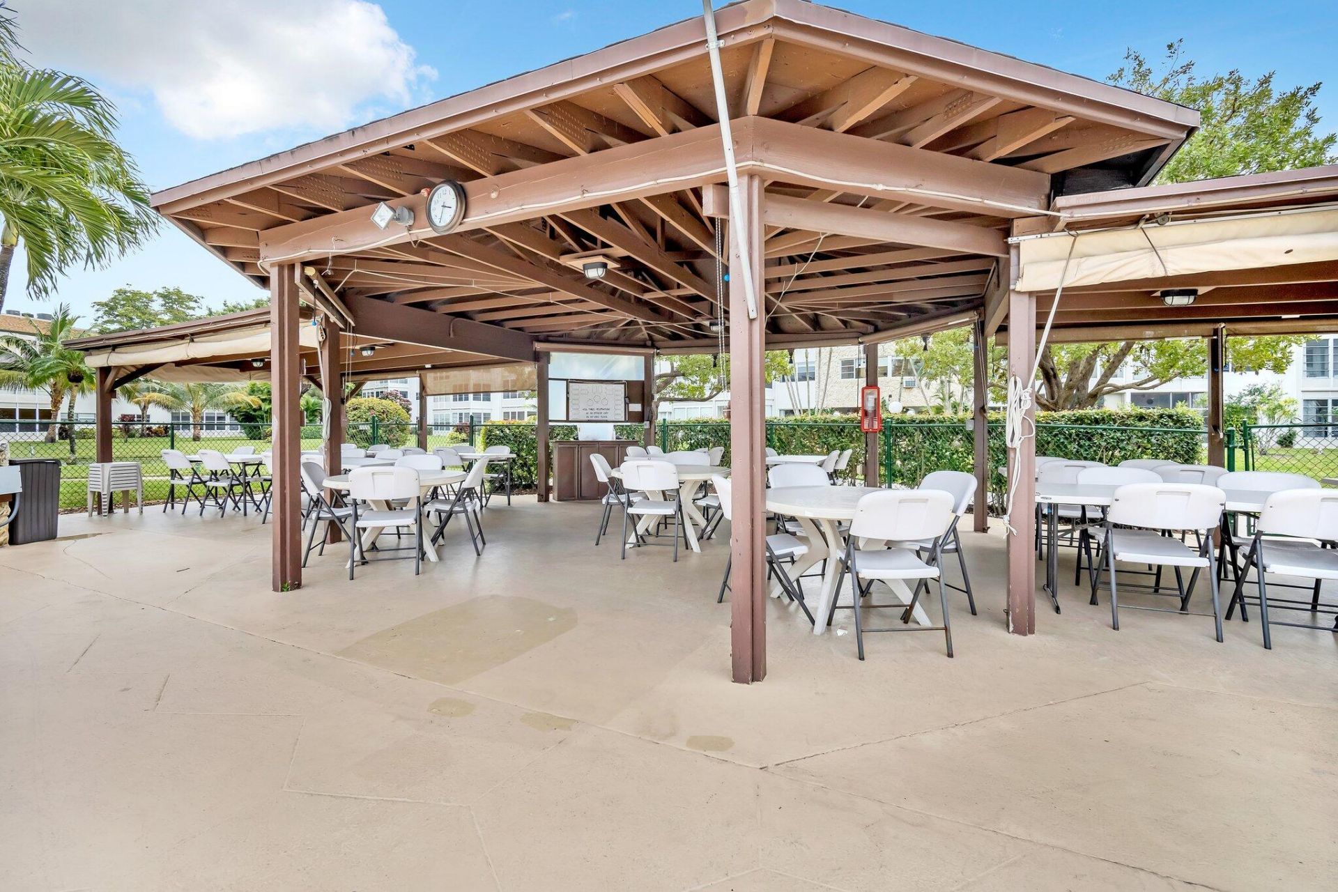 4805 NW 35th Street, Unit 412, Lauderdale Lakes, FL 33319 Photo