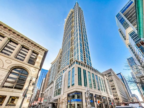 130 N Garland Court, Unit 1703, Chicago, IL 60602