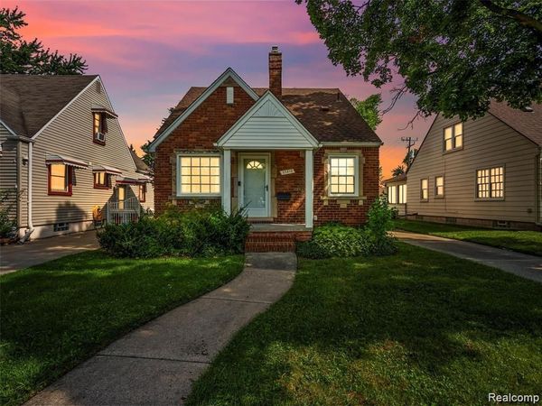 23812 Buckingham Street, Dearborn, MI 48128