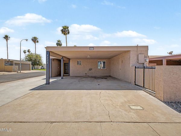 2233 N RECKER Road, Mesa, AZ 85215