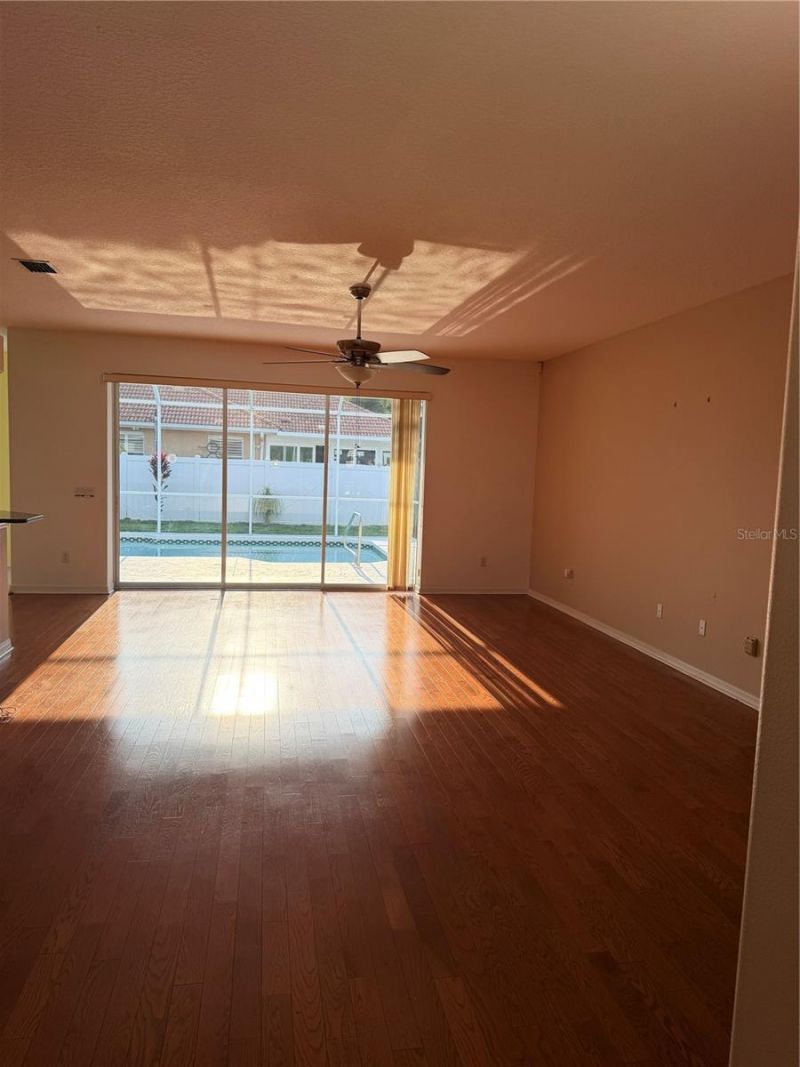 7404 38th Court E, Sarasota, FL 34243 Photo