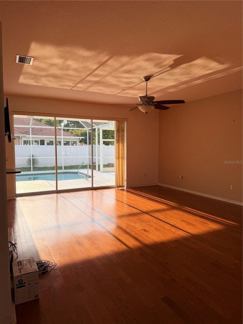 7404 38th Court E, Sarasota, FL 34243 Photo