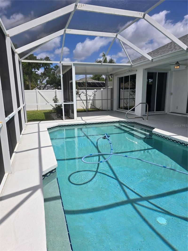7404 38th Court E, Sarasota, FL 34243 Photo