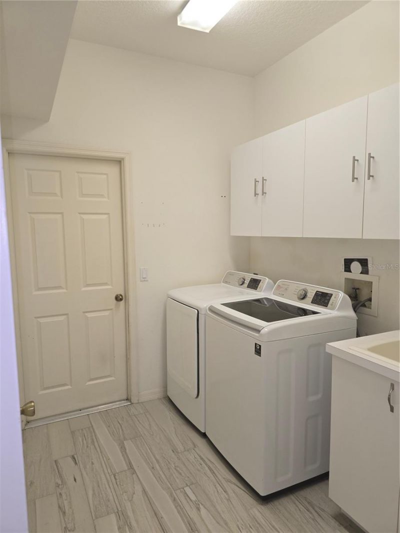 7404 38th Court E, Sarasota, FL 34243 Photo