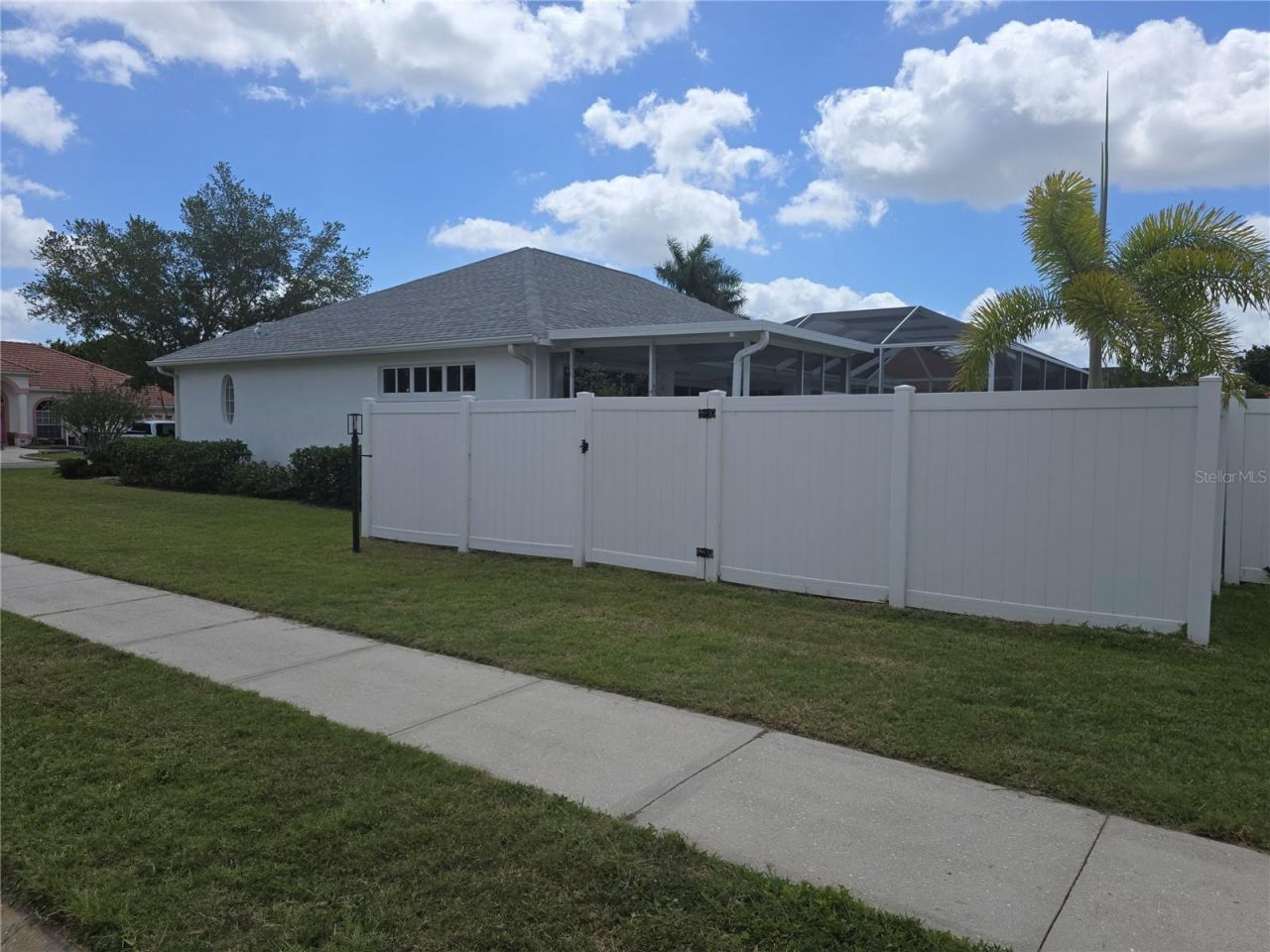 7404 38th Court E, Sarasota, FL 34243 Photo