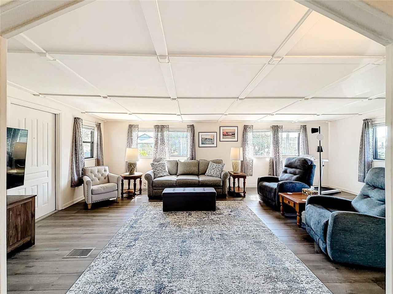 1690 Elkhart Circle, Tavares, FL 32778 Photo