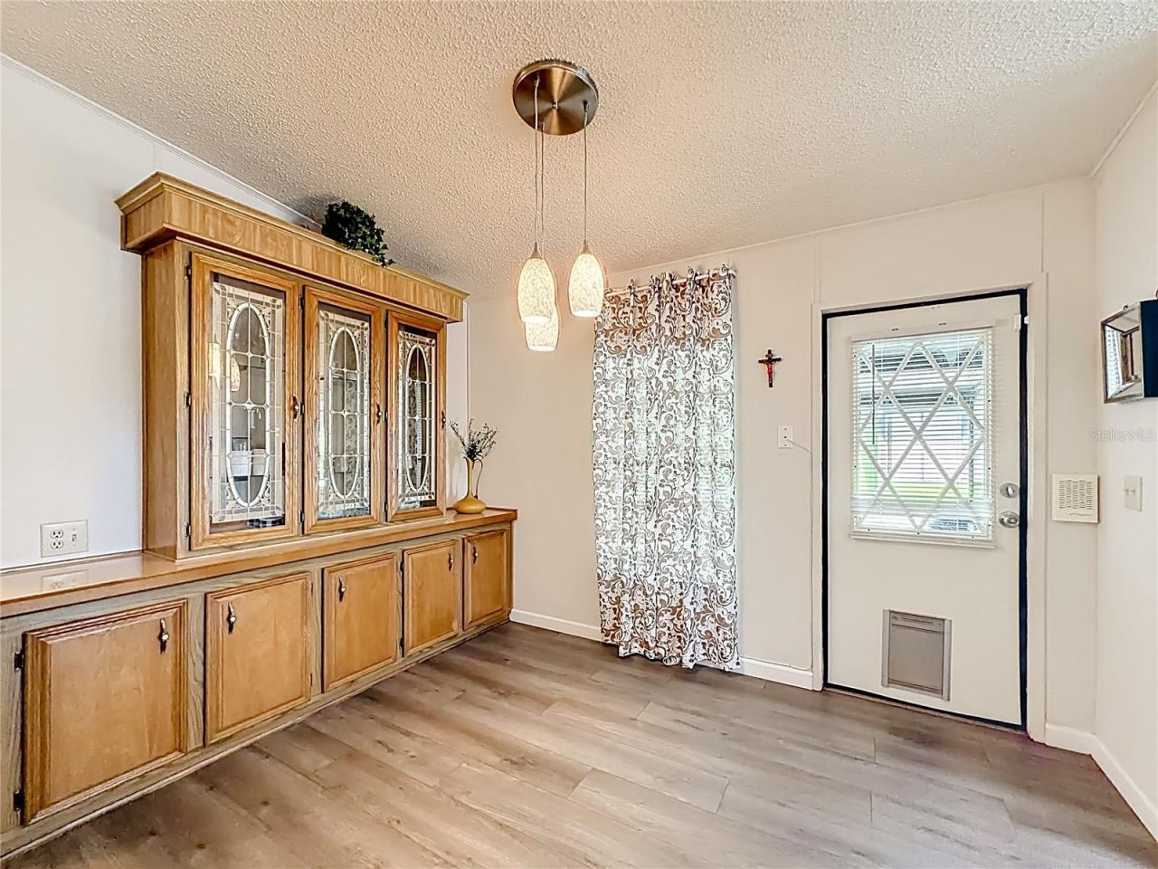 1690 Elkhart Circle, Tavares, FL 32778 Photo